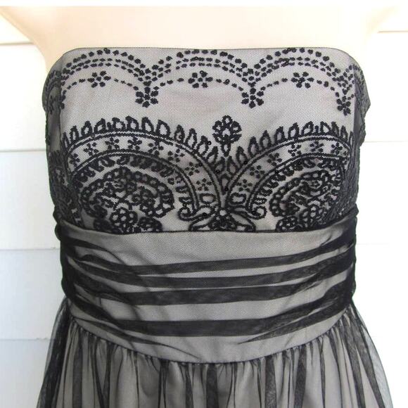 David's Bridal Size 8 Tulle Caviar Bead Knee Length Strapless Dress - Picture 3 of 7